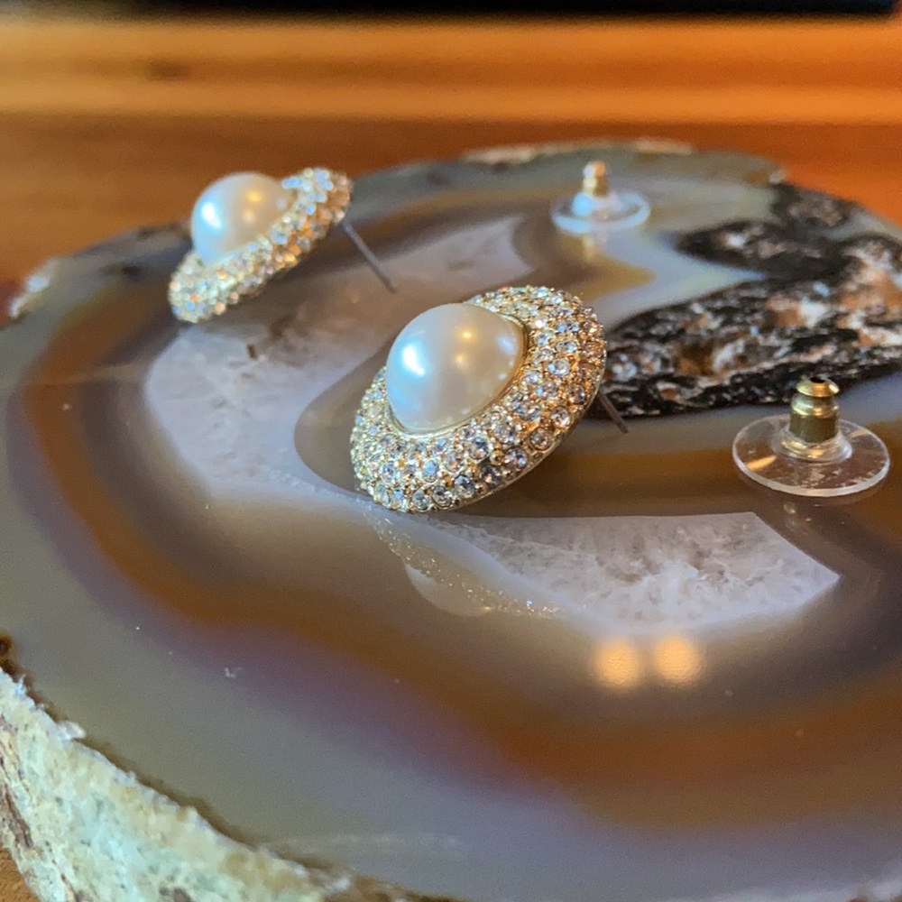 Do not share its relisting Pearl & rhinestone Gold statement earrings GUC 1” - Picture 5 of 15